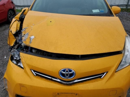2014 TOYOTA PRIUS V 