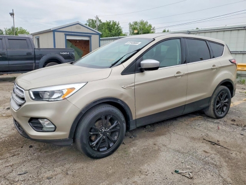 2017 FORD ESCAPE SE  