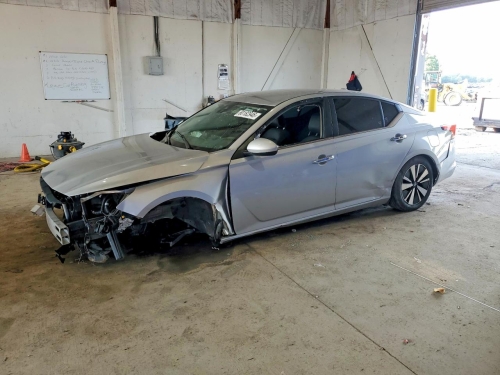 2022 NISSAN ALTIMA SV  