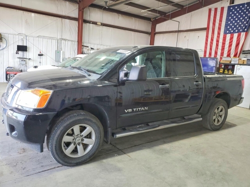 2013 NISSAN TITAN SV  