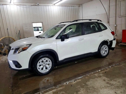 2024 SUBARU FORESTER   