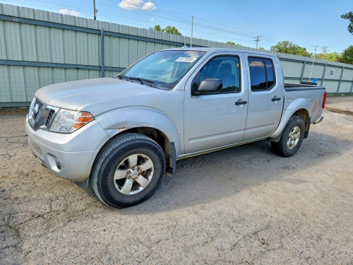 2013 NISSAN FRONTIER S  