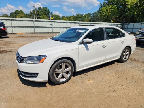 2013 VOLKSWAGEN PASSAT SE  