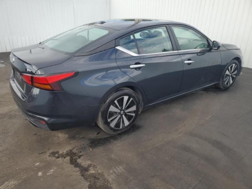 2022 NISSAN ALTIMA SV