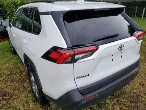 2022 TOYOTA RAV4 XLE