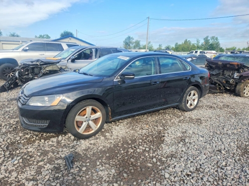 2013 VOLKSWAGEN PASSAT SE  