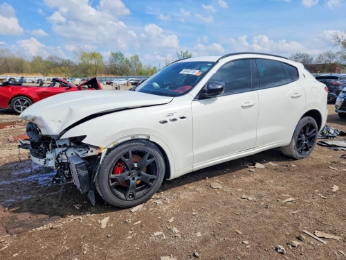 2022 MASERATI LEVANTE BASE  