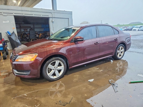 2013 VOLKSWAGEN PASSAT S  