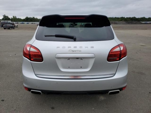 2013 PORSCHE CAYENNE 