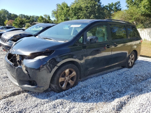 2015 TOYOTA SIENNA LE