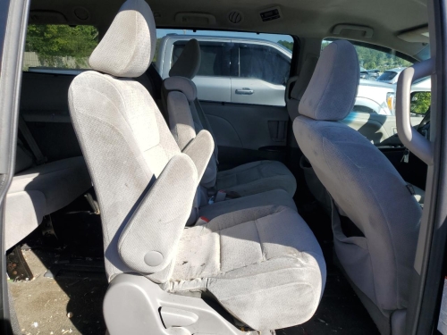 2015 TOYOTA SIENNA LE
