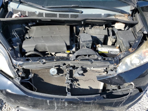 2015 TOYOTA SIENNA LE