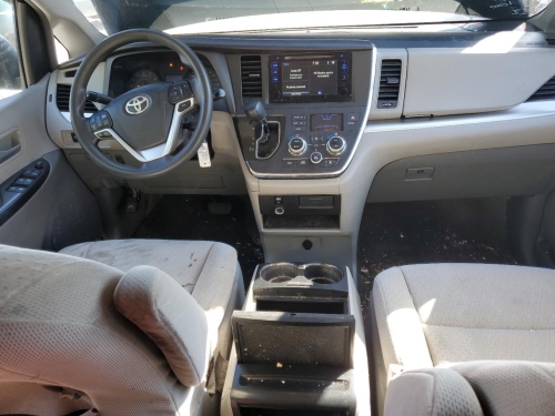 2015 TOYOTA SIENNA LE