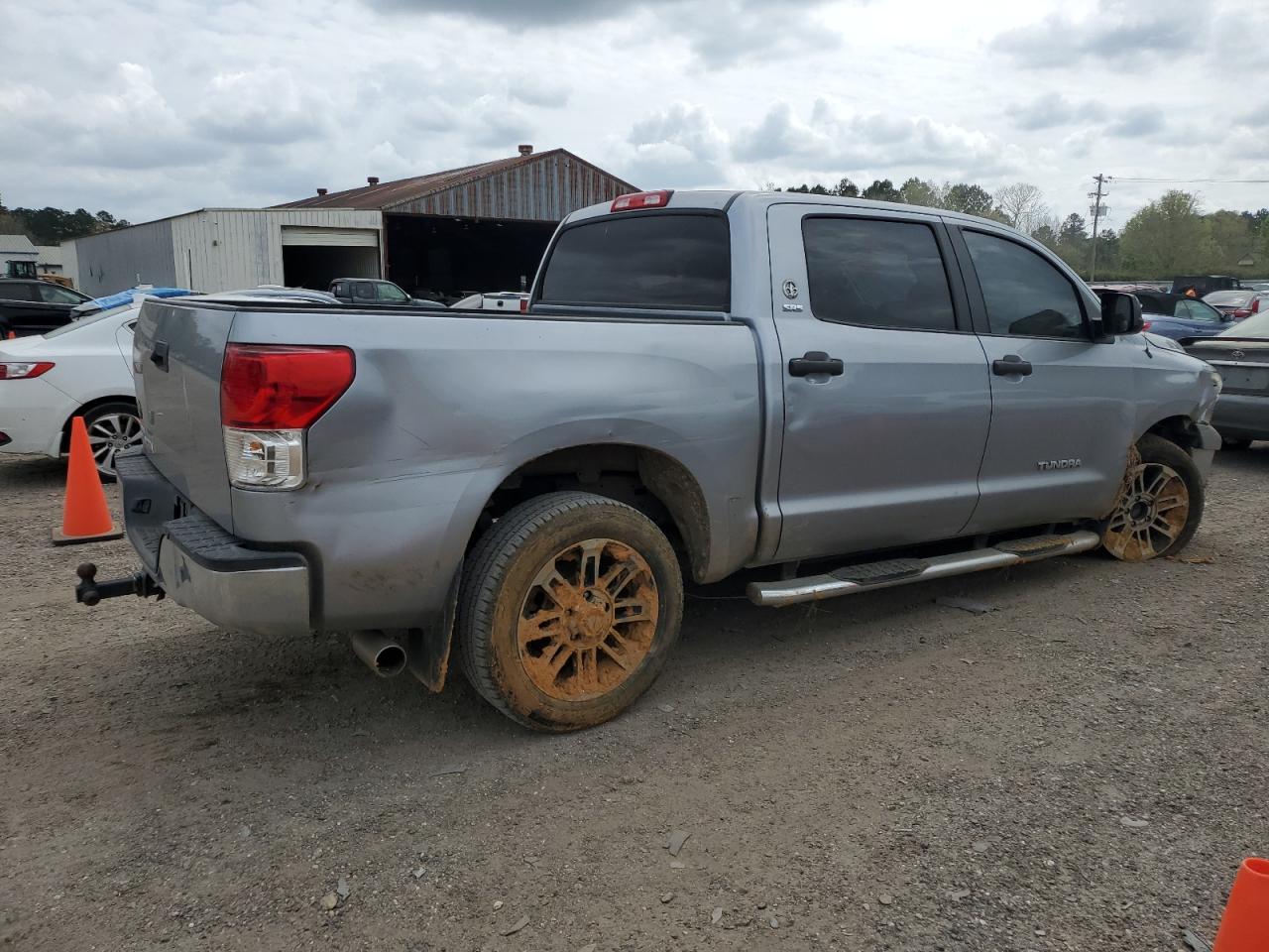 2013 TOYOTA TUNDRA CREWMAX SR5