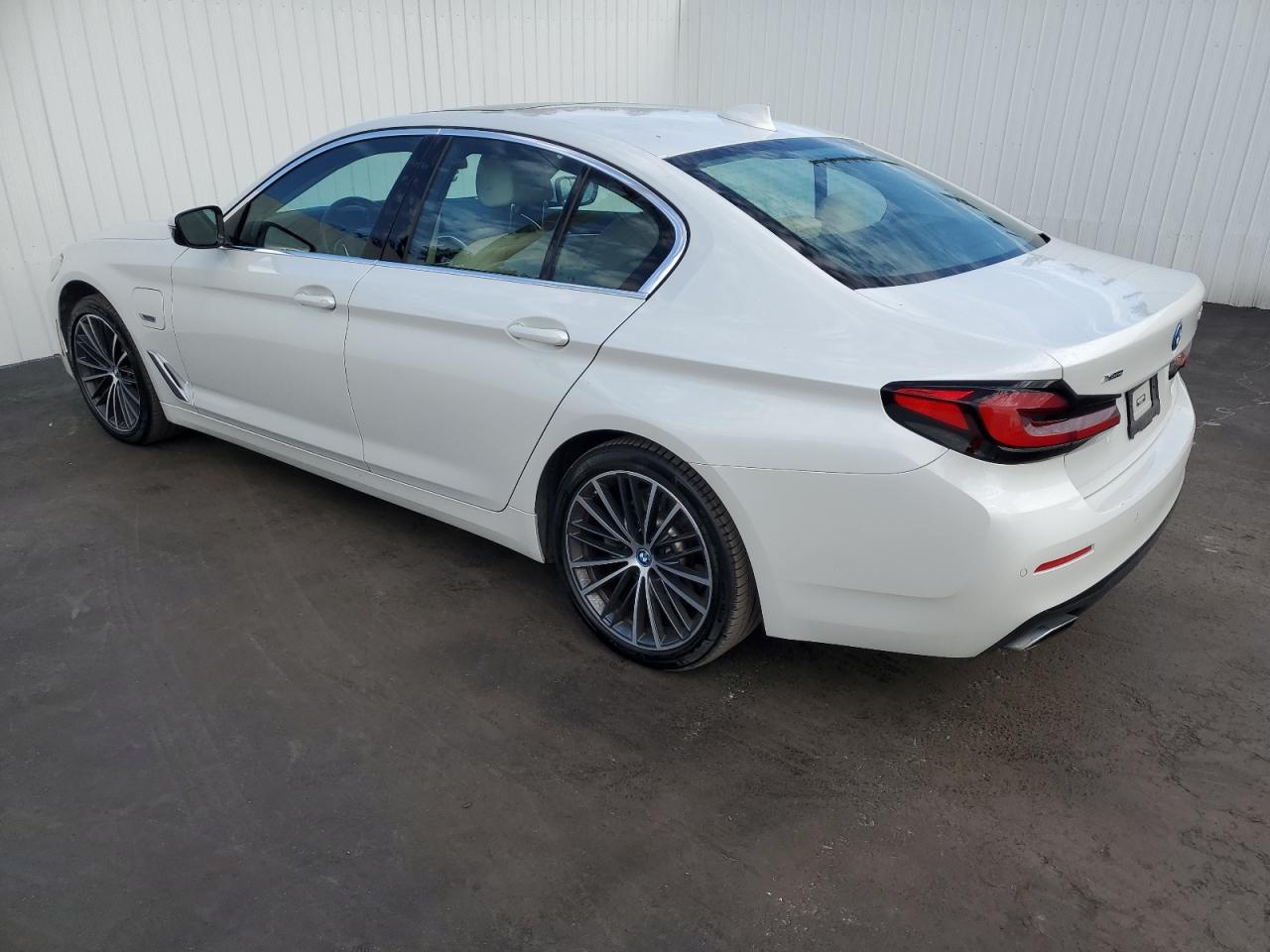 2022 BMW 530XE 