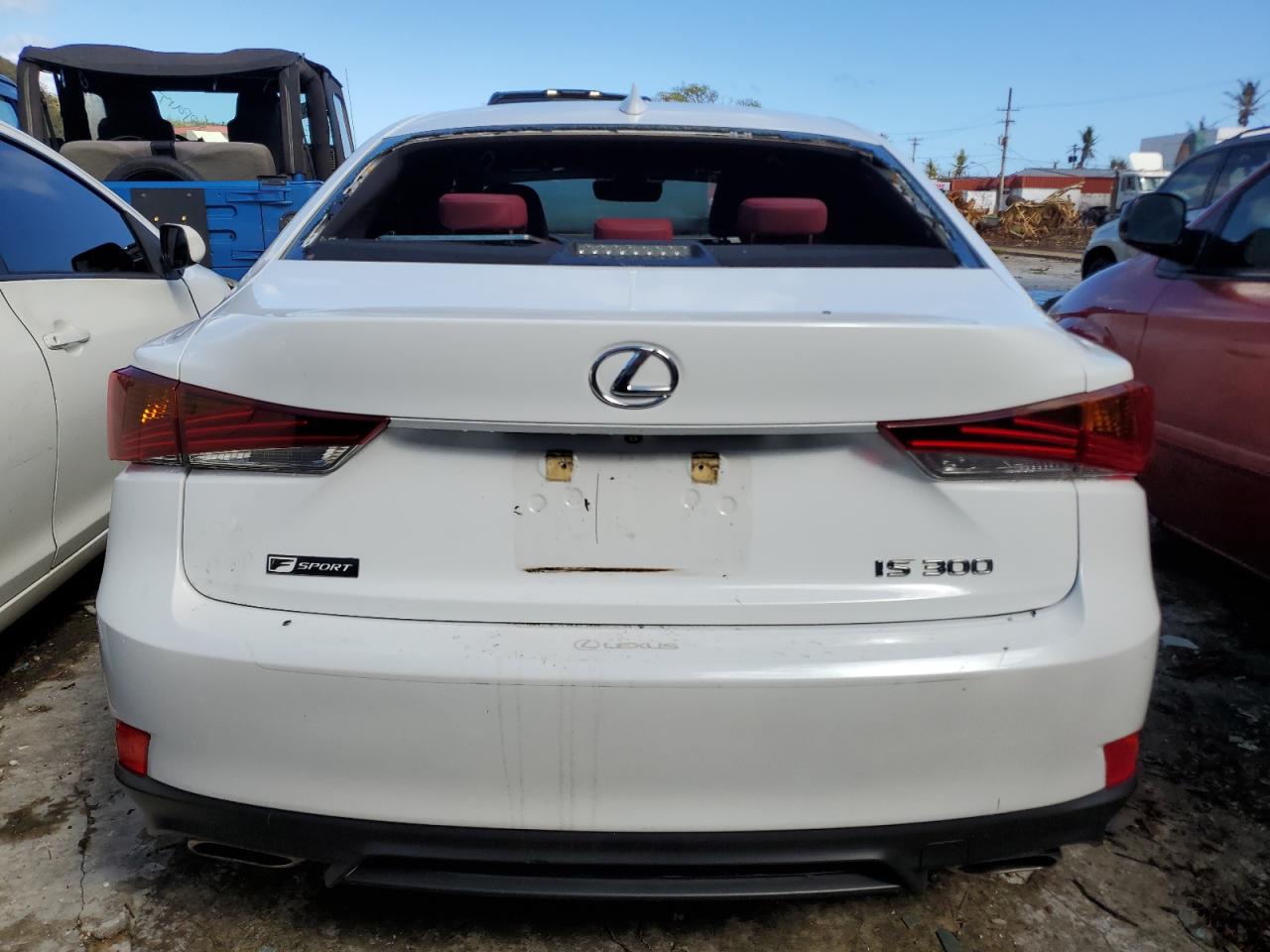 2018 LEXUS IS 300