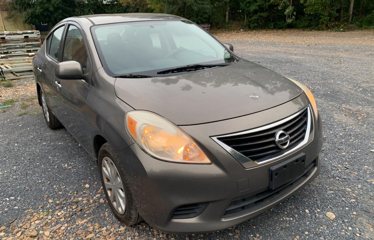 2013 NISSAN VERSA S