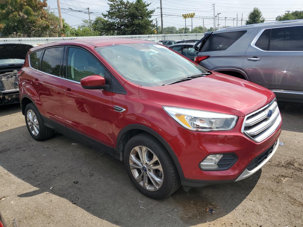 2017 FORD ESCAPE SE