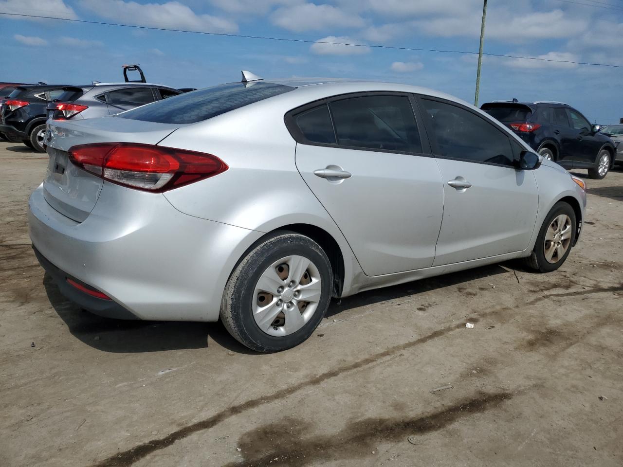 2018 KIA FORTE LX