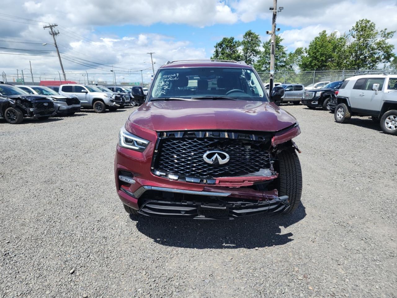 2022 INFINITI QX80 LUXE