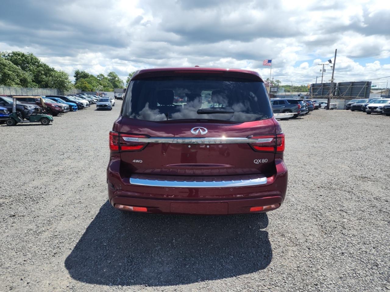 2022 INFINITI QX80 LUXE