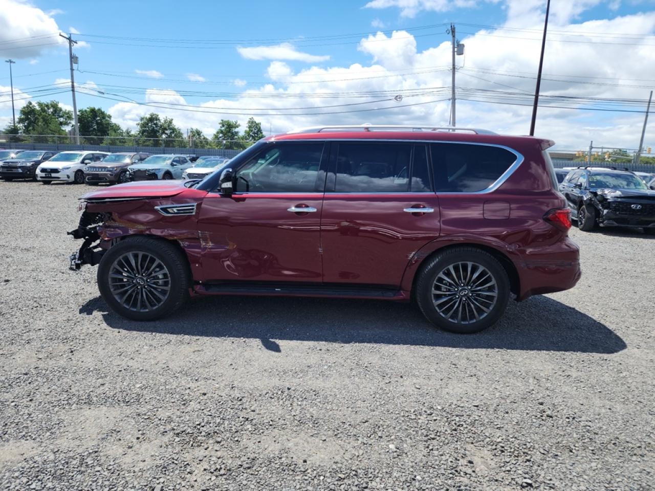 2022 INFINITI QX80 LUXE