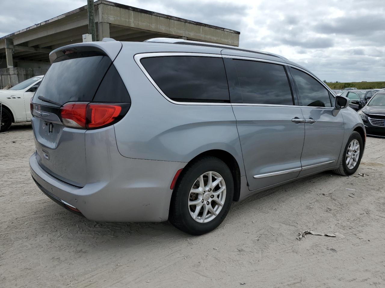 2020 CHRYSLER PACIFICA TOURING L