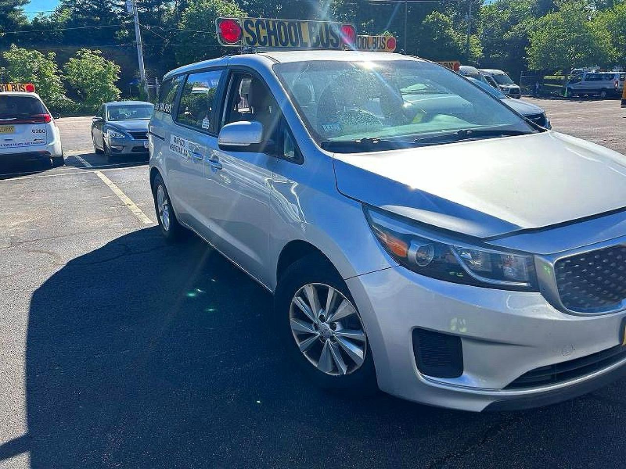 2017 KIA SEDONA L  
