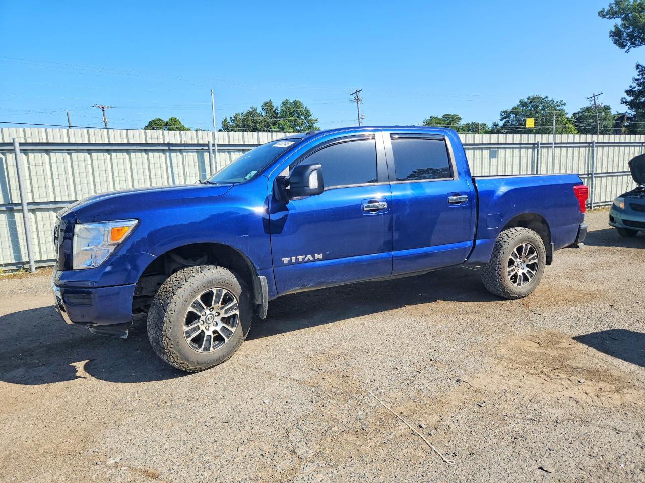 2021 NISSAN TITAN SV  