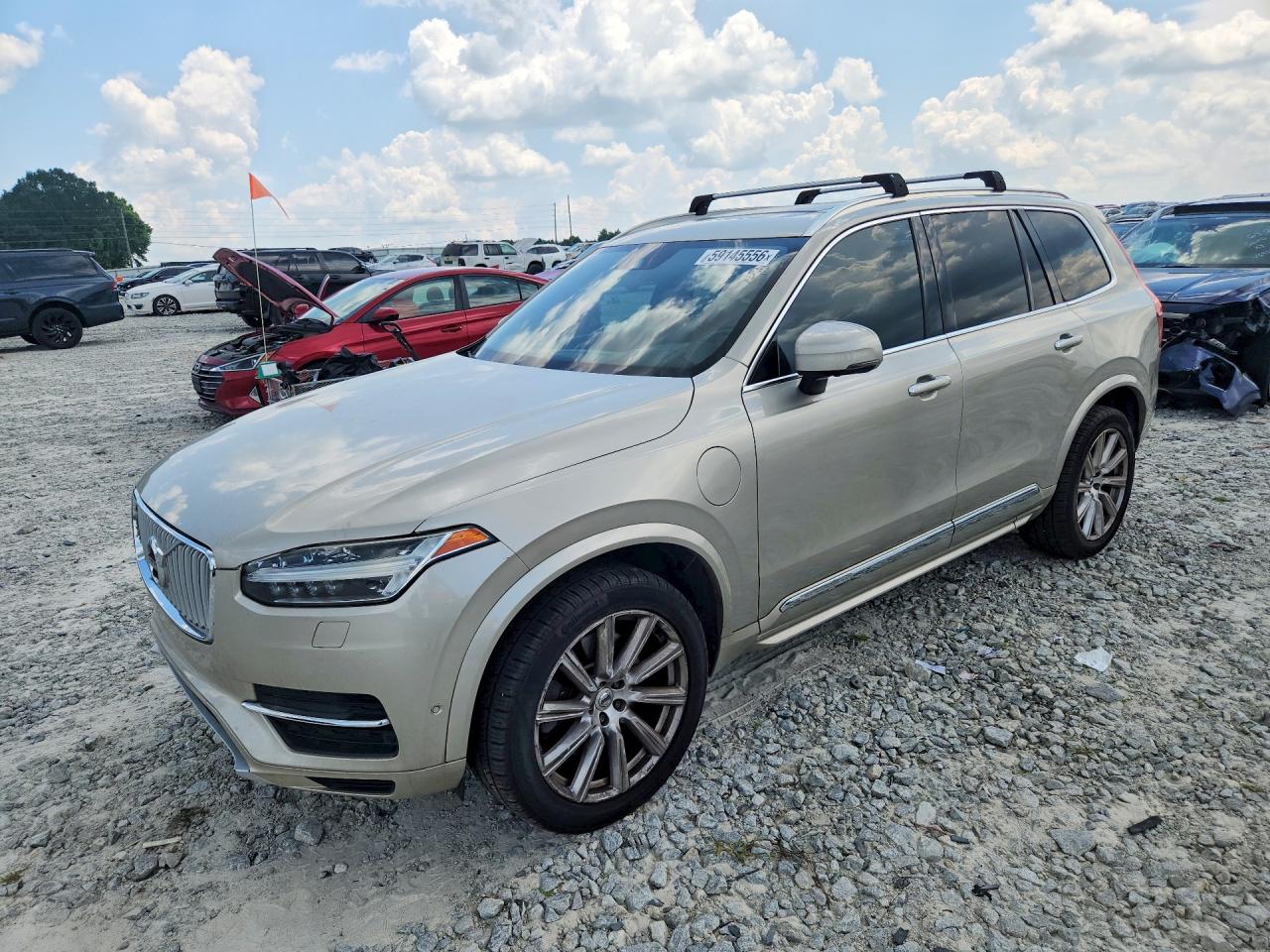 2017 VOLVO XC90 T8  