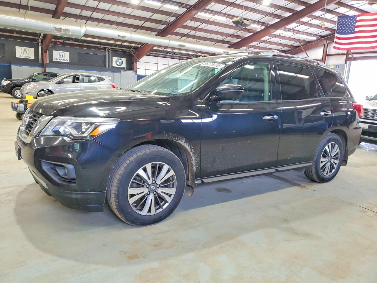 2017 NISSAN PATHFINDER SL  