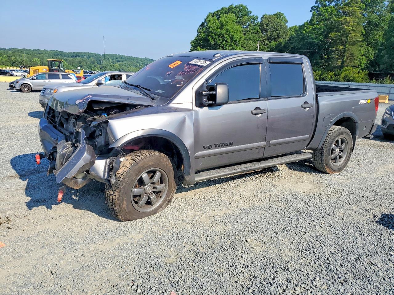 2013 NISSAN TITAN SV  