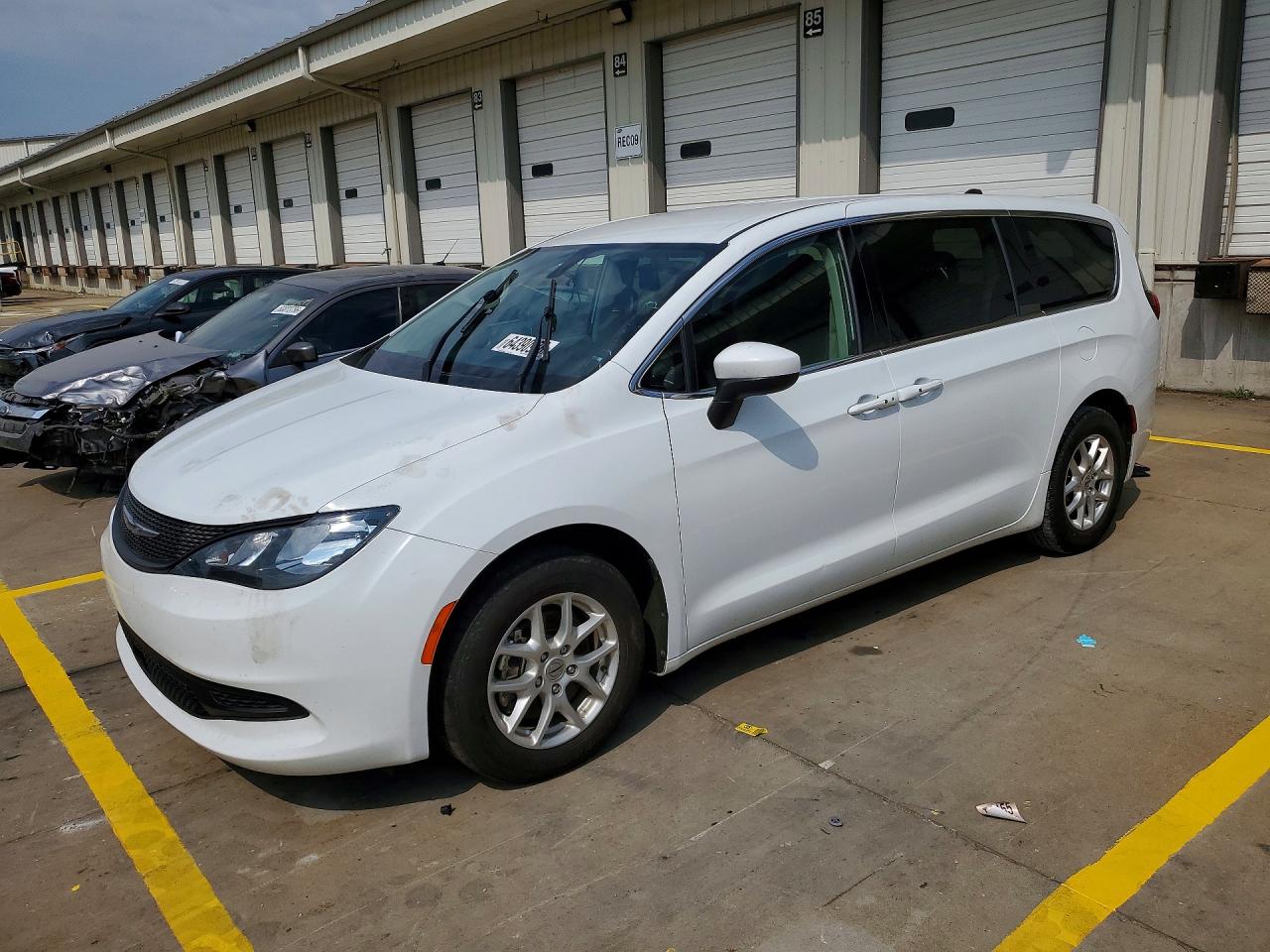 2022 CHRYSLER VOYAGER LX  