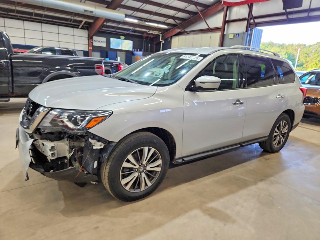 2017 NISSAN PATHFINDER SV  