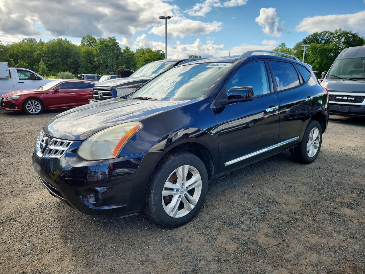 2013 NISSAN ROGUE S  