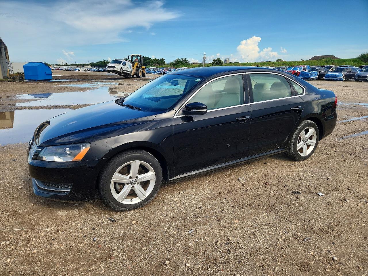 2013 VOLKSWAGEN PASSAT SE  