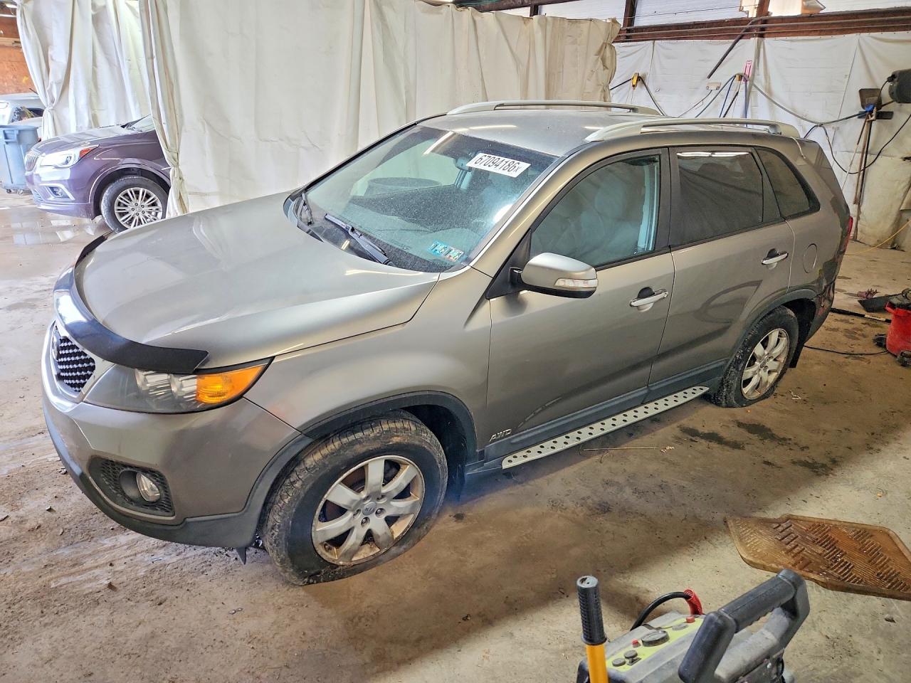 2013 KIA SORENTO LX  