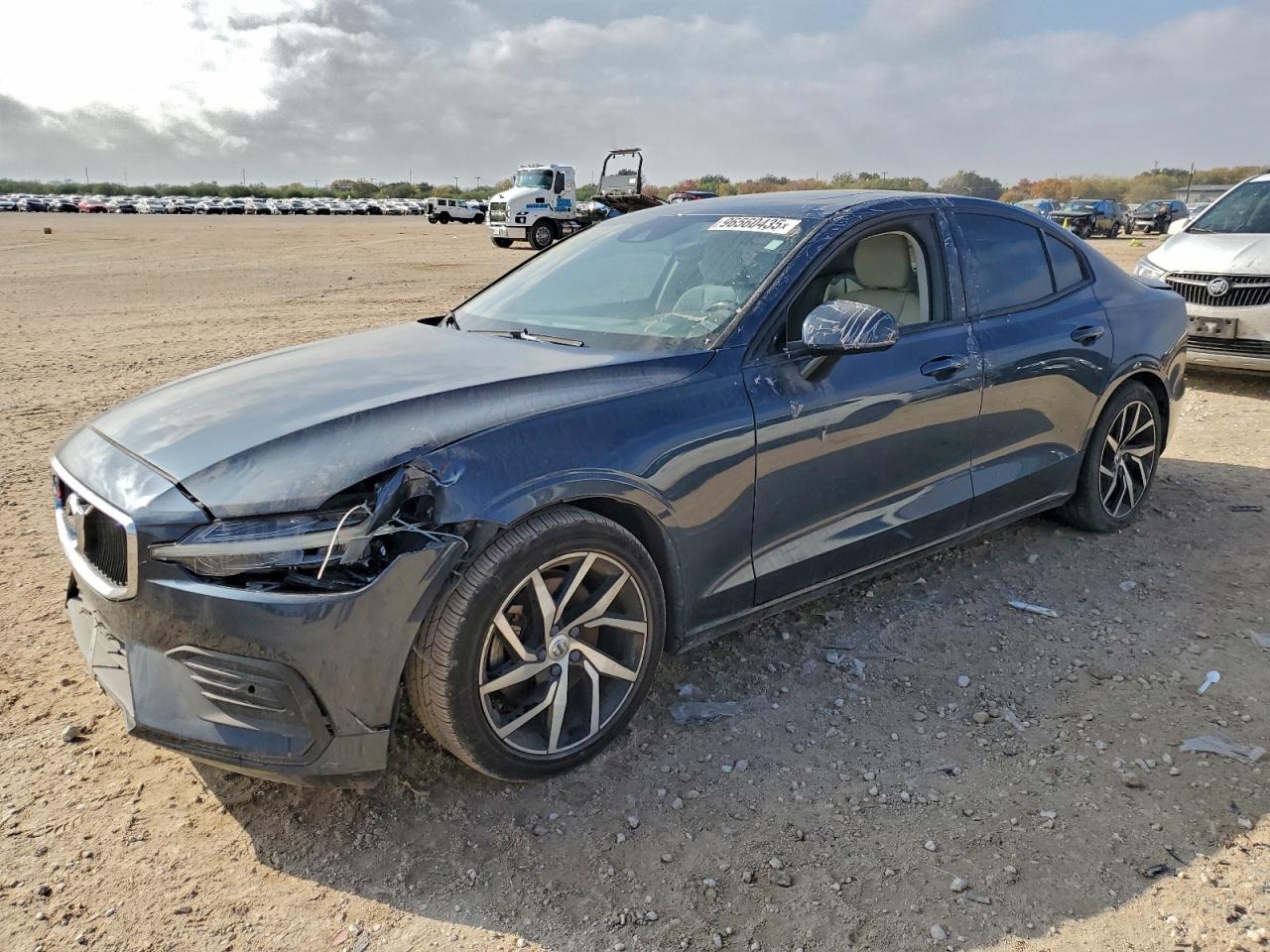 2020 VOLVO S60 T5 MOMENTUM  