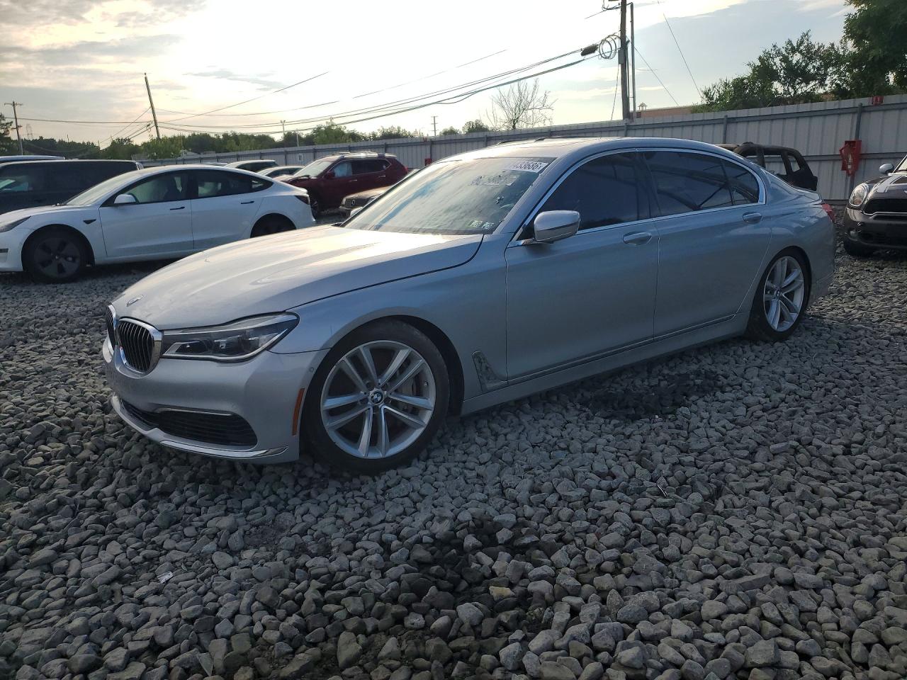 2016 BMW 750 XI  