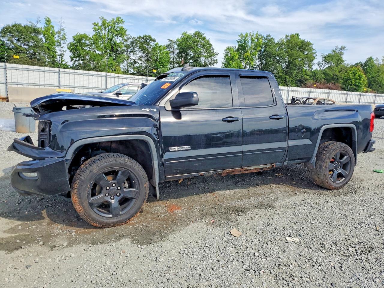 2017 GMC SIERRA K1500 SLE  