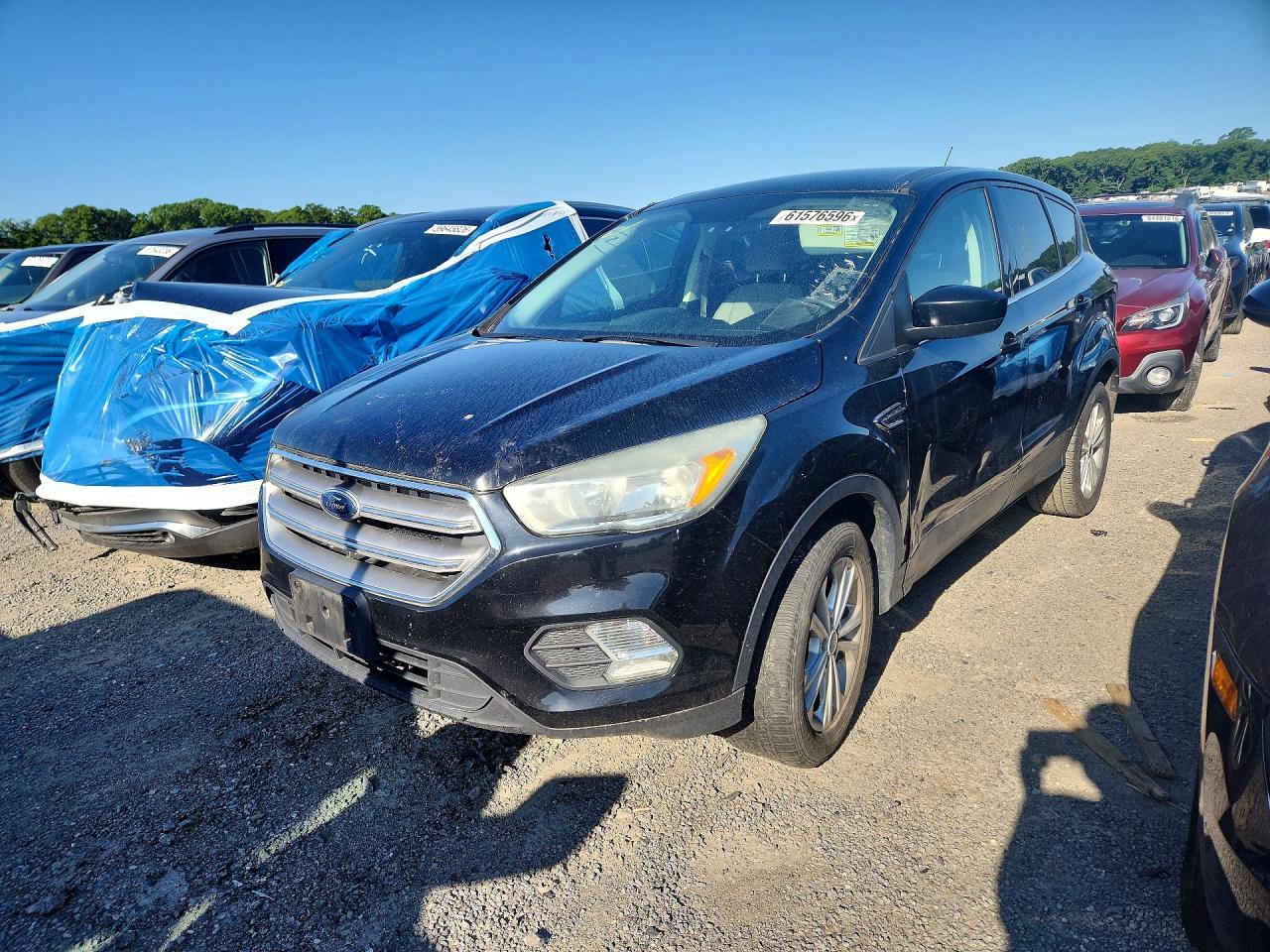 2017 FORD ESCAPE SE  