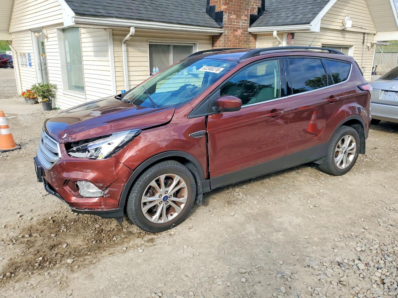2018 FORD ESCAPE SE  