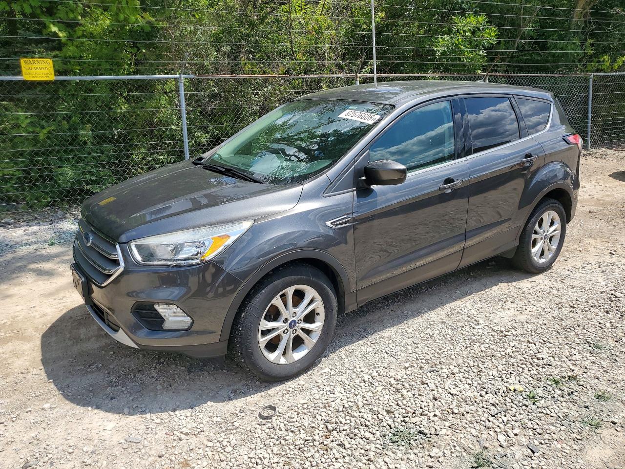 2017 FORD ESCAPE SE  