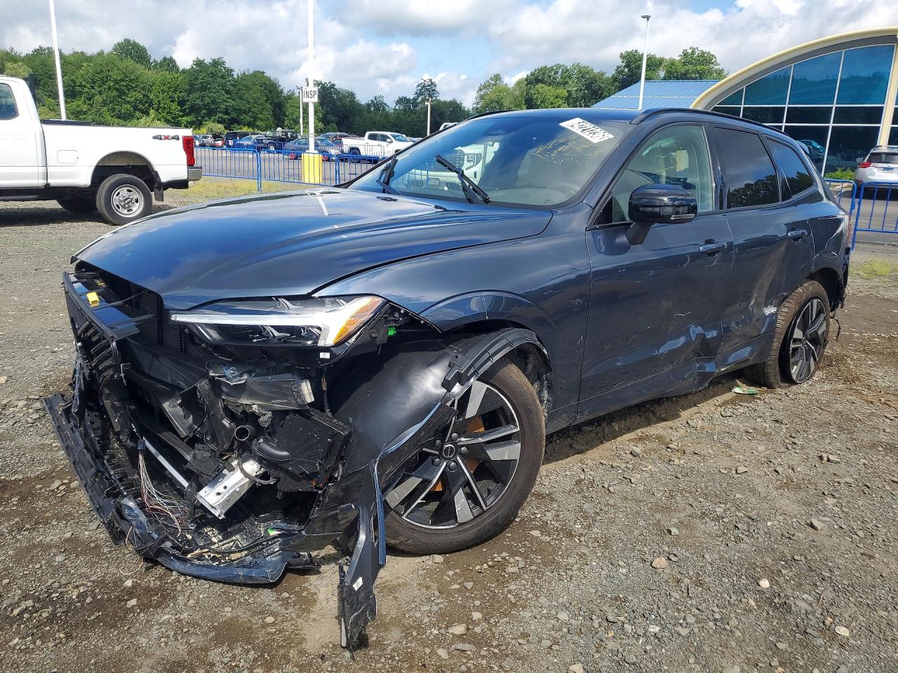 2026 VOLVO XC60 PLUS  