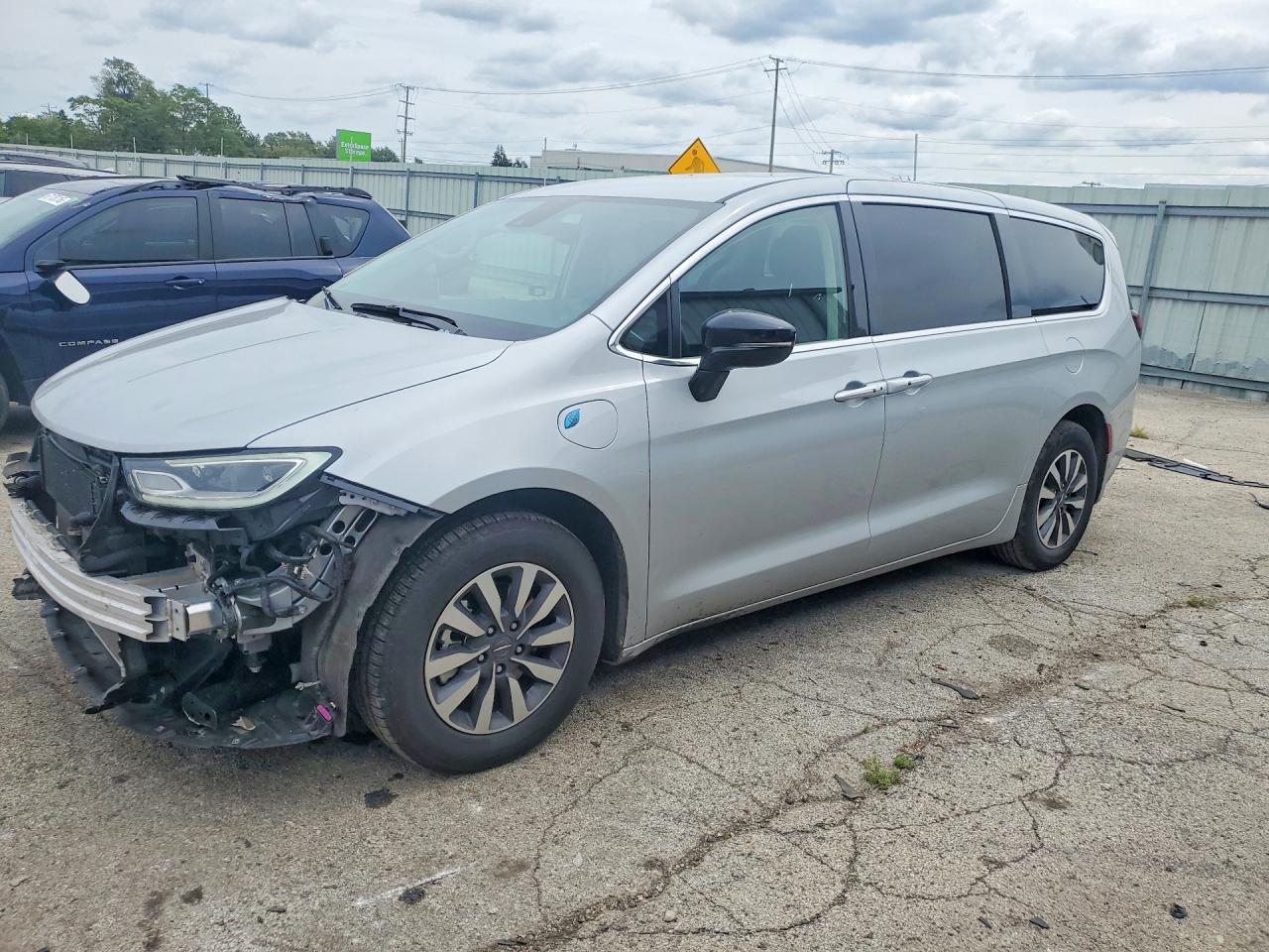 2024 CHRYSLER PACIFICA HYBRID SELECT  