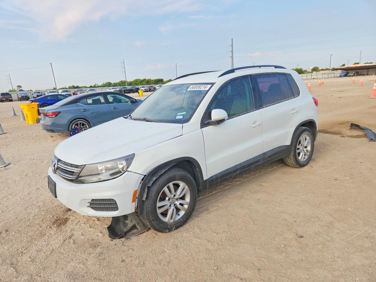 2016 VOLKSWAGEN TIGUAN S  