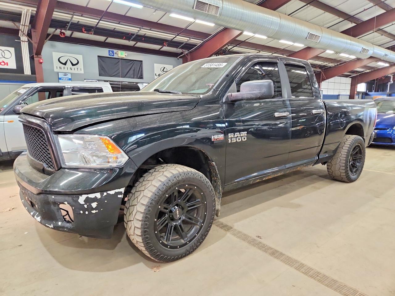 2016 RAM 1500 SLT  