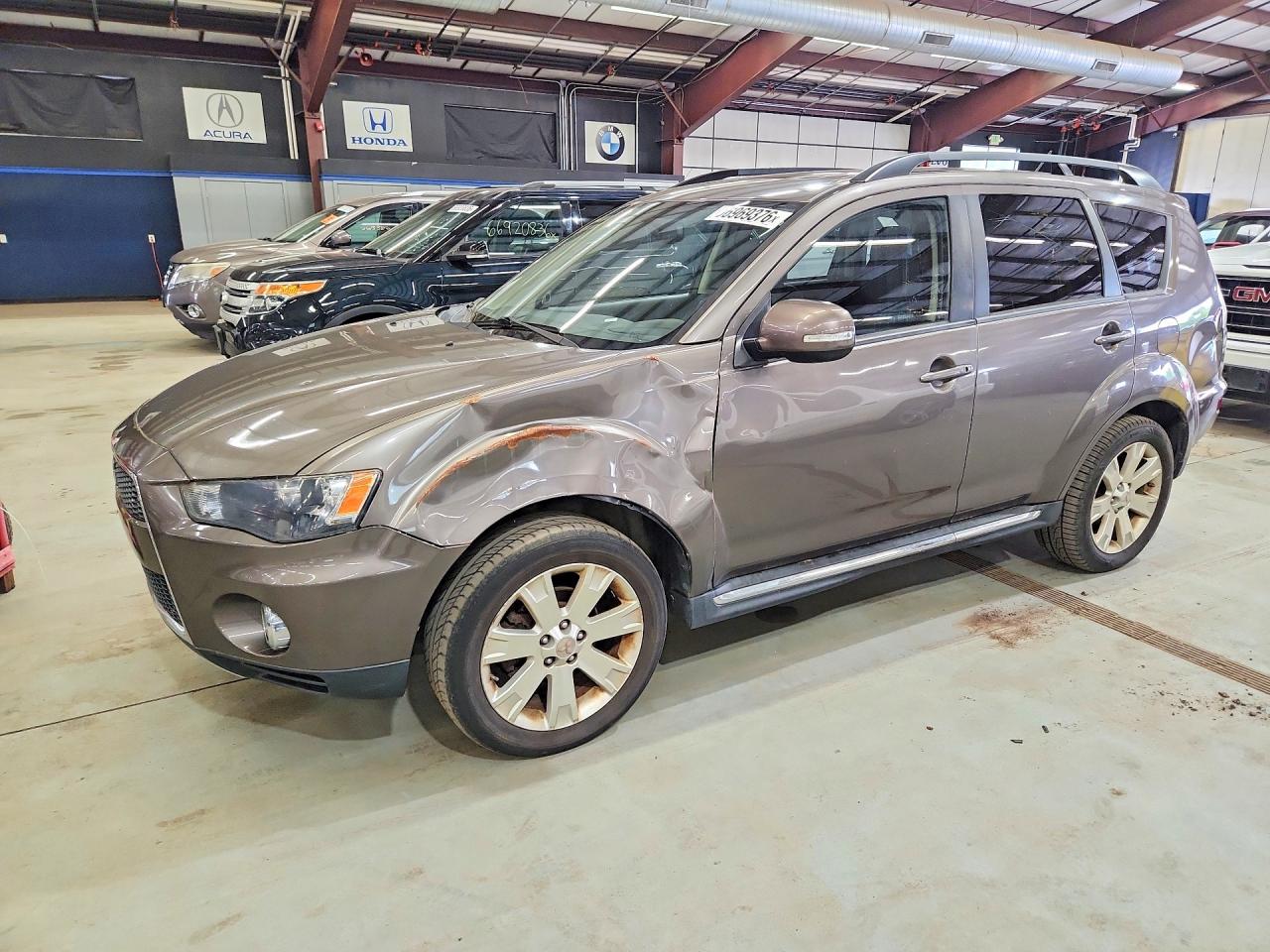 2013 MITSUBISHI OUTLANDER SE  