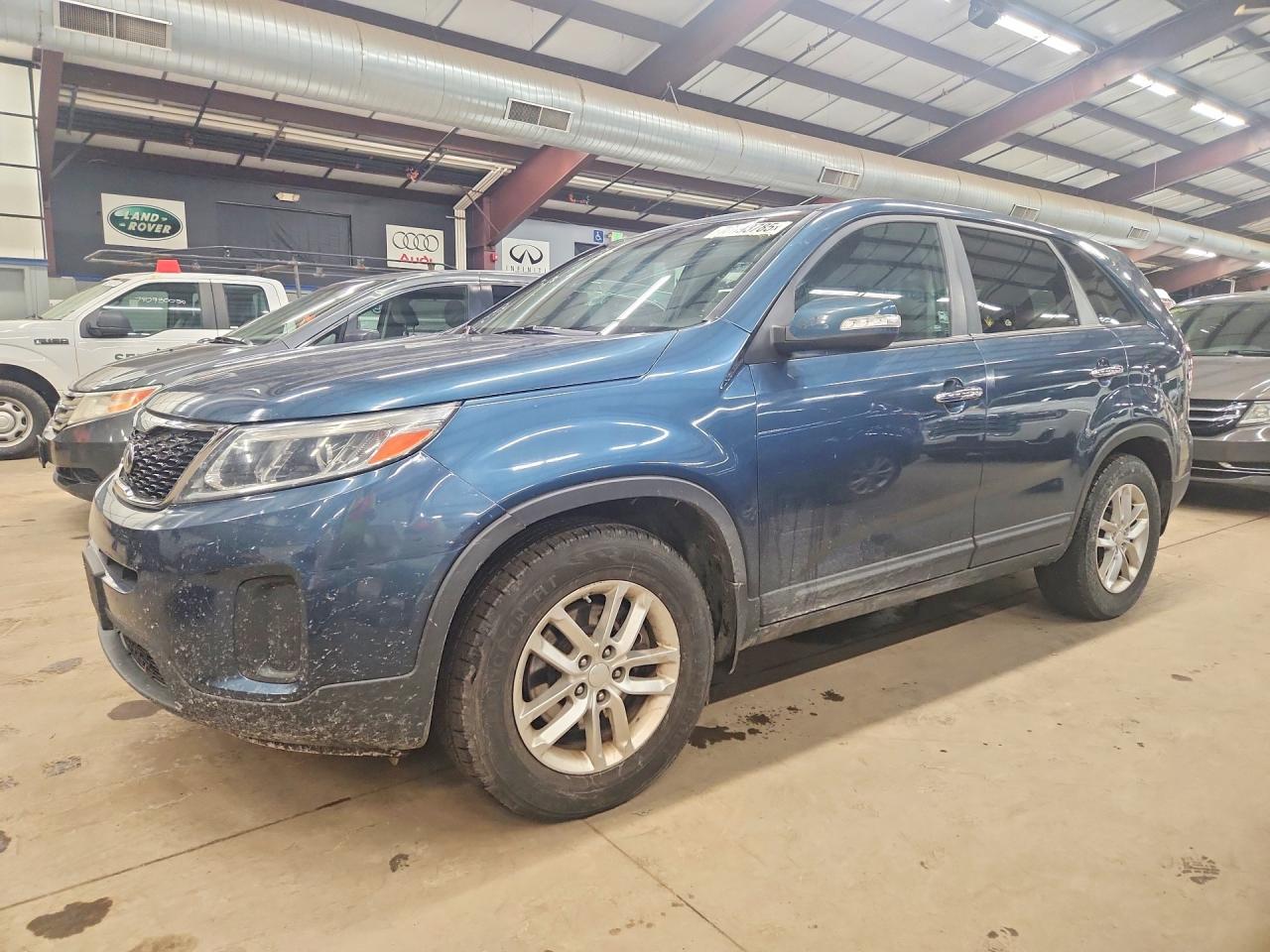 2014 KIA SORENTO LX  