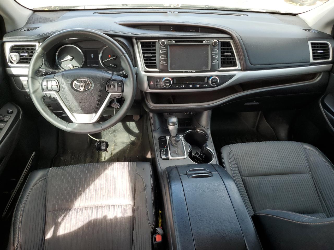 2016 TOYOTA HIGHLANDER LE